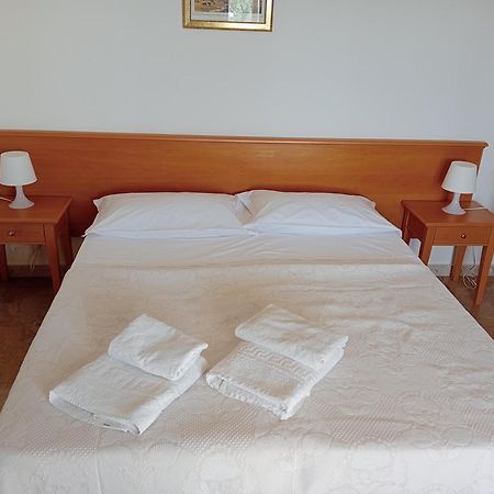 Residenza Giancesare Family Apartments Paestum Exterior photo