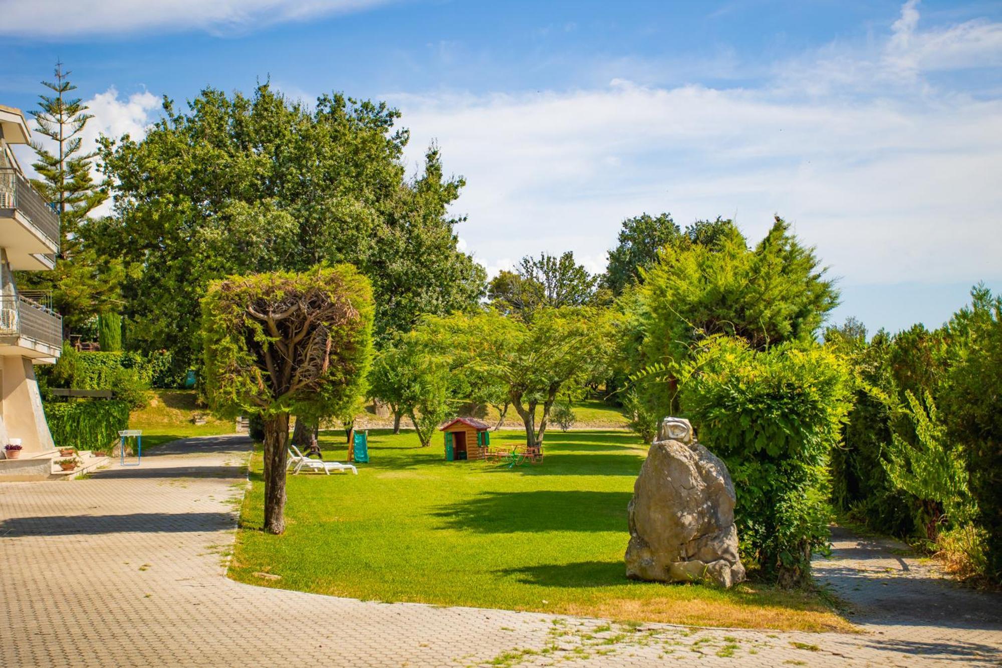 Residenza Giancesare Family Apartments Paestum Exterior photo