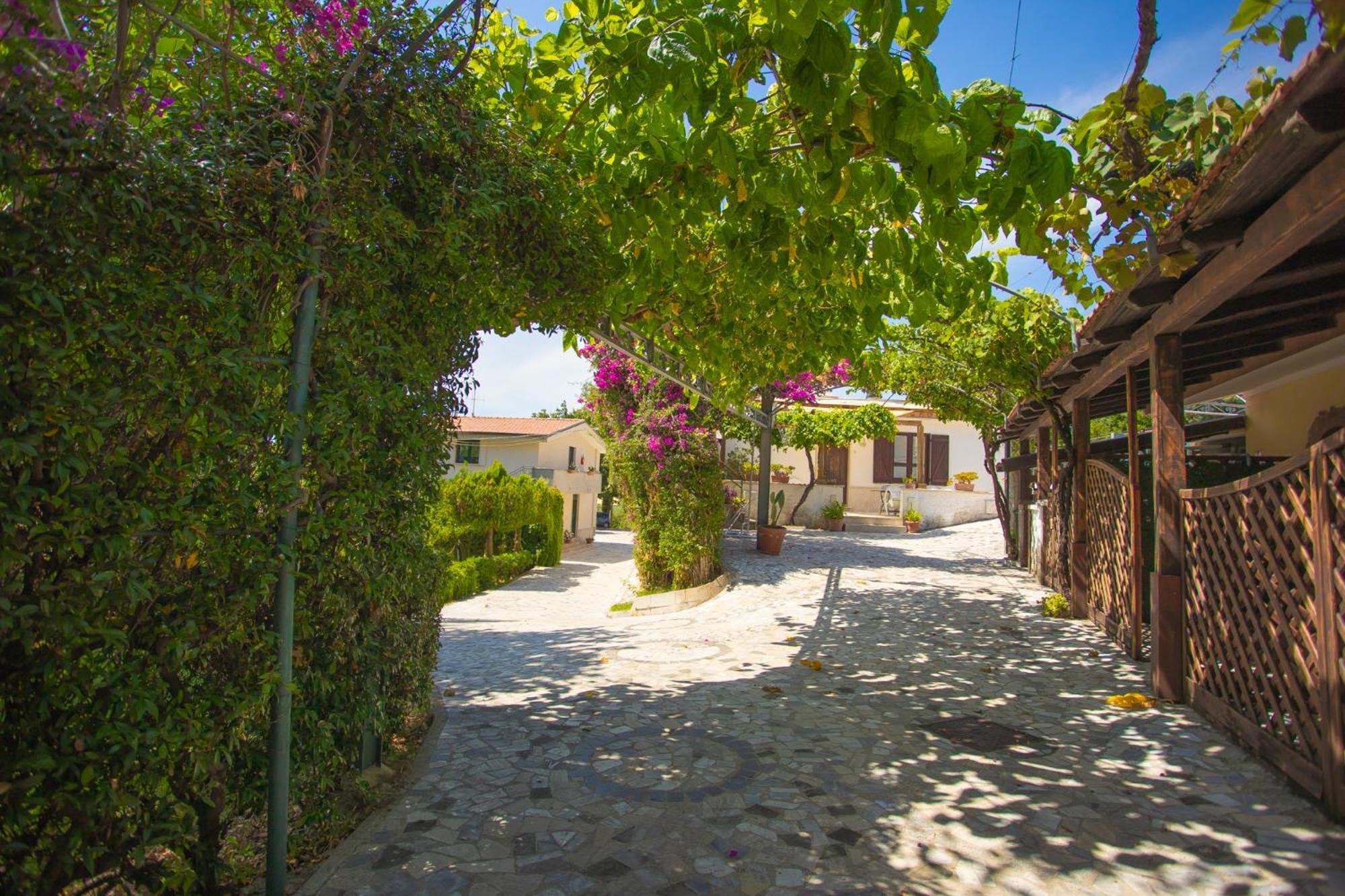 Residenza Giancesare Family Apartments Paestum Exterior photo
