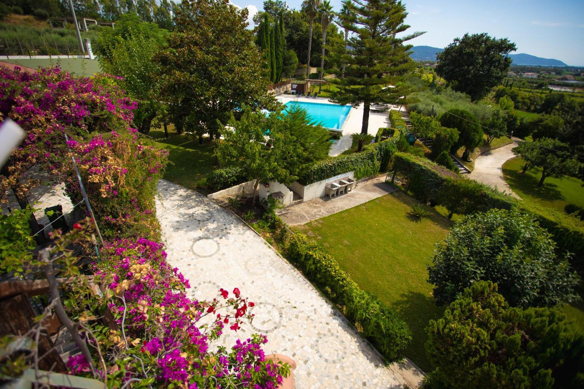 Residenza Giancesare Family Apartments Paestum Exterior photo